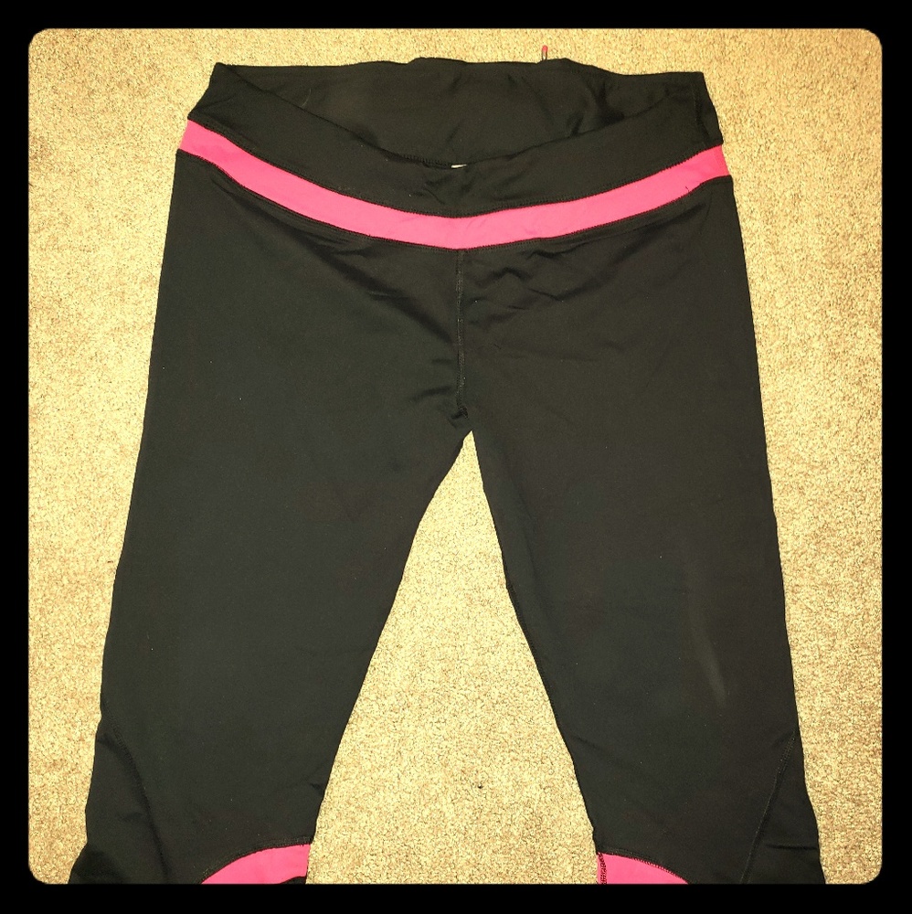 LuLulemon Cropped Leggings Size 12